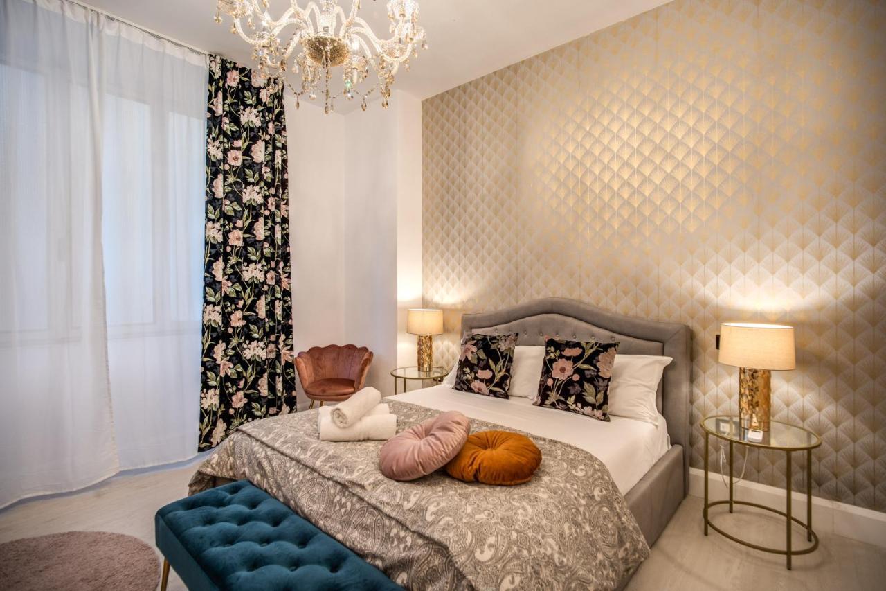 Aweshomeitaly - White Mirrors Apartment Pisa Exterior photo