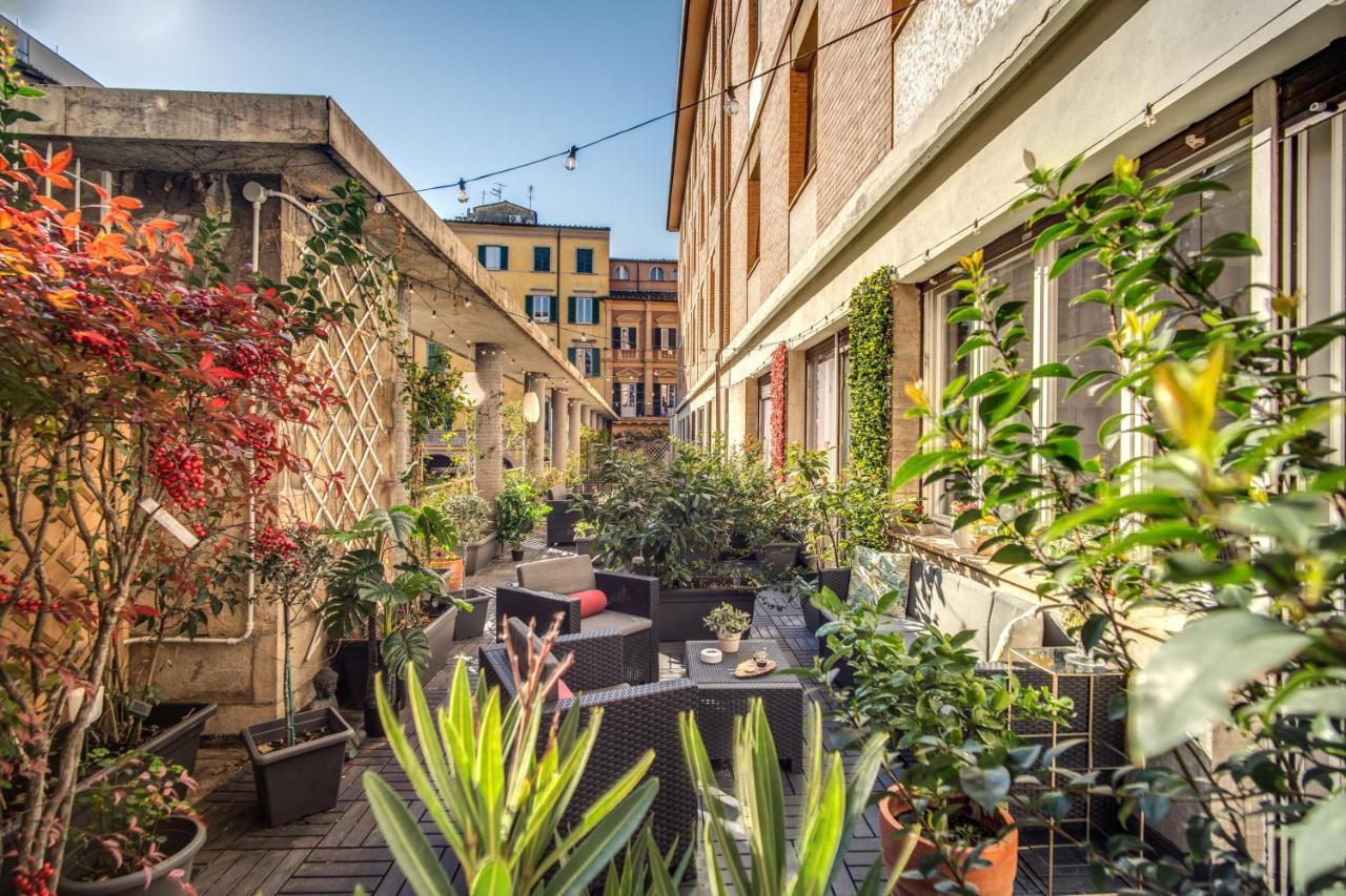 Aweshomeitaly - White Mirrors Apartment Pisa Exterior photo